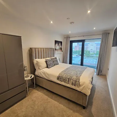 2-bedroom In Centre Διαμέρισμα Λιντς